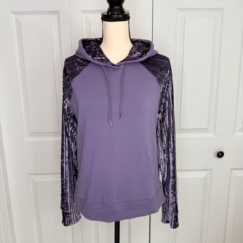 CALIA by Carrie Underwood‎ Purple Hoodie with Velvet Sleeves size Medium